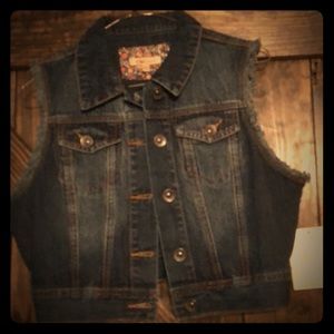 Sleeveless Jean Jacket